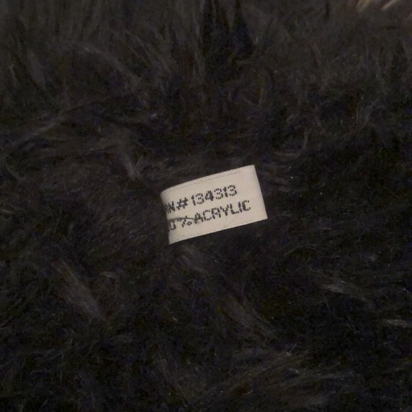 ONE LEFT!! Faux Fur Infinity Scarf in Black - Picture 5 of 10